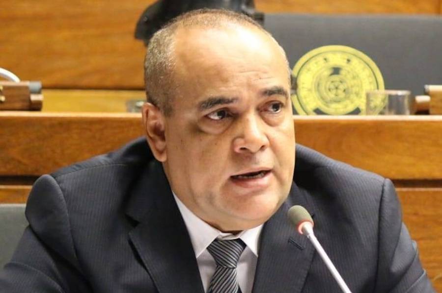 . @bachinunez_nuez arremete contra <a href="/MiguelPrietoCDE/">Miguel Prieto Vallejos</a> 

"Se hizo un pedido de informe a la Municipalidad de CDE, la Cámara tiene que actuar judicialmente y hacer cumplir la Ley y si no lo hace lo haré personalmente. Hay intendentes que se fueron presos por no responder" #1020AM