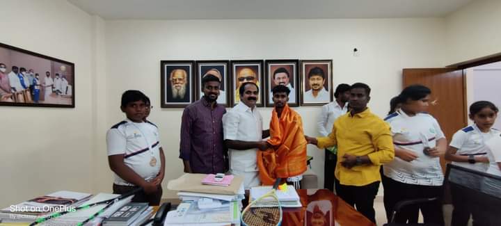 SMeyyanathan's tweet photo. உத்திரப்பிரதேசம் மாநிலம் நொய்டாவில் ��ார்ச்-24தொடங்கி 27வரை நடைபெற்ற இருபாலருக்கான அகில இந்திய கிராஸ்மிண்டன் போட்டிகளில் ஒற்றையர் மற்றும் குழு பிரிவுகளில் தமிழ்நாட்டில் இருந்து 27 வீரர் வீராங்கனைகள் பங்கேற்று ஆண்கள் பிரிவில் 18 வெண்கல பதக்கமும், 1/2 https://t.co/yBvW78dBOw