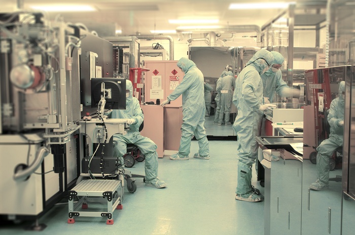 FlexEnable's tweet photo. We take a more sustainable approach to flexible display manufacturing using a low temperature process. Read more about how we're reducing energy consumption https://t.co/FSB8SliUDk #FlexibleDisplays #OLCD #EnergyConsumption #Sustainability https://t.co/kHscz9tuT1