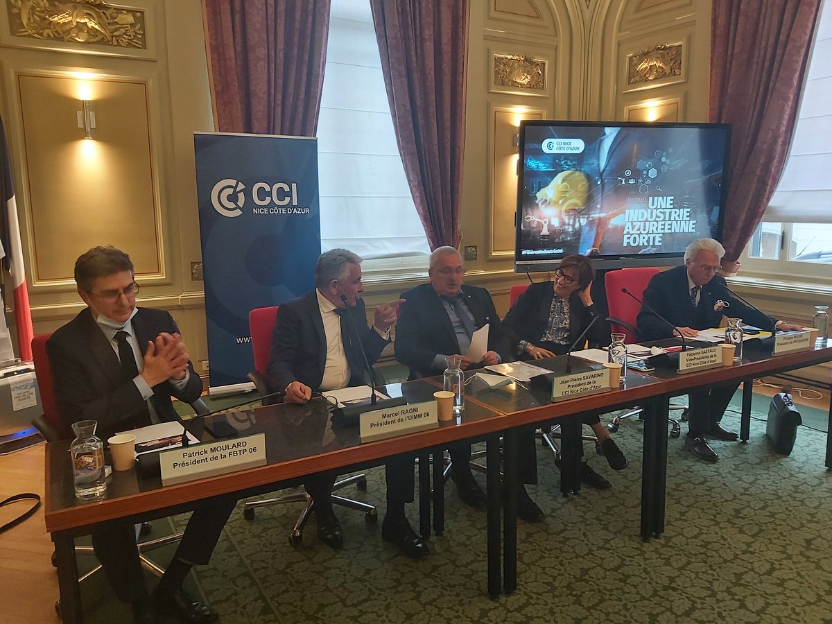 La feuille de route de l'#Industrie/ #Btp06 de la <a href="/CCIcotedazur/">CCI Nice Côte d'Azur</a> présentée ce soir par <a href="/JpSavarino/">Jean-Pierre SAVARINO</a> et les Présidents de syndicats professionnels.
