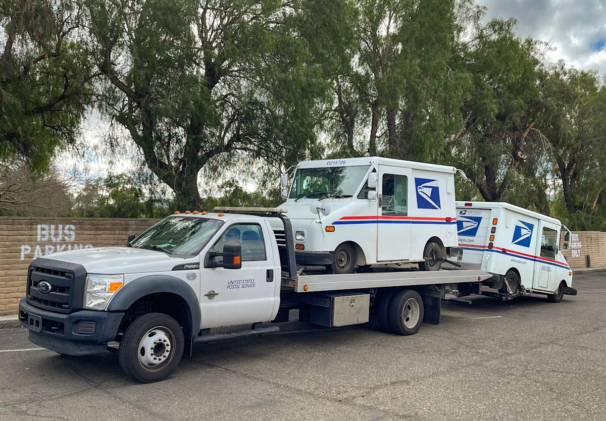 YahooFinance's tweet photo. US Postal Service finally gets a 'reset' — here's what's in a massive new reform bill https://t.co/GSWgwg03Eu by @benwerschkul https://t.co/049U3U3Ijl