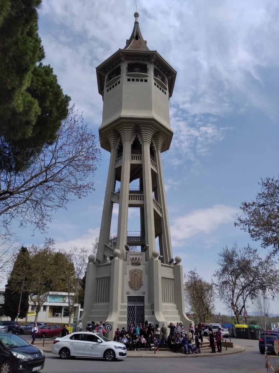 inscanoriac's tweet photo. Avui fem #TRACEM pel Parc Fluvial del riu Ripoll. També #tracem un skyline de la nostra ciutat a la llibreta d’artista. #perspectiva #rodal #bellesa #entorn https://t.co/kjRGNVS9CU