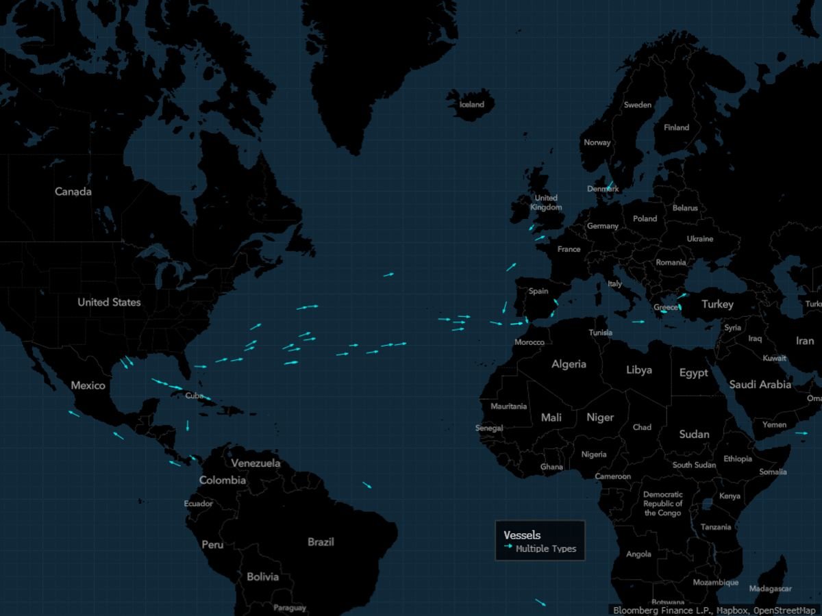 Imagen que muestra la flotilla de buques metaneros estadounidenses cruzando el Atlántico camino a Europa, en febrero de 2022.