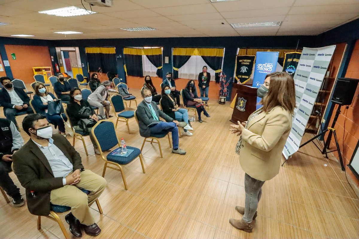 MacroZonaNorte's tweet photo. #DocentesTP - Muchas felicidades a las o los docentes que finalizaron el curso "Aplicación de Técnicas para establecimiento de un modelo de desarrollo de competencias de empleabilidad" impartido por Komatsu Cummins con el apoyo de @ConexiumCL a través del equipo de #FuturoTécnico https://t.co/gVaiFM9ny1