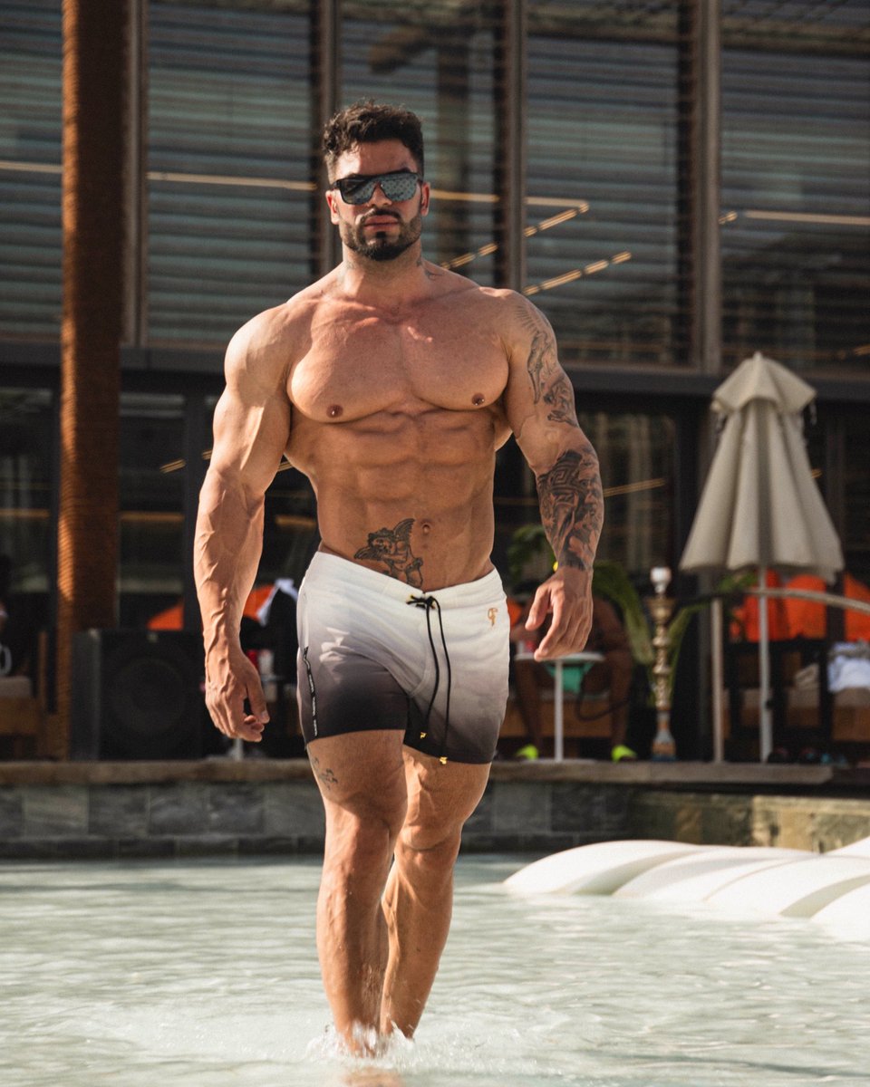 Sergiconstance's tweet photo. Pool inspection🕶

https://t.co/g4RL0uK37T https://t.co/nthAtezsB7