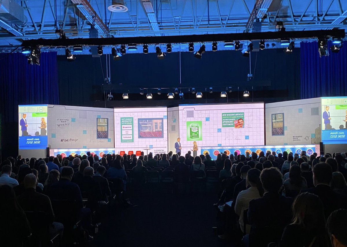 maddysavage's tweet image. Tiny me, back on a massive stage again! #NextMse always works to have a broad range of speakers &amp;amp; today was no exception! Great topics including: communicating in times of crisis, diversity in podcasting, how exercise helps mental health, VR workspaces #sdgs #globalgoals #media