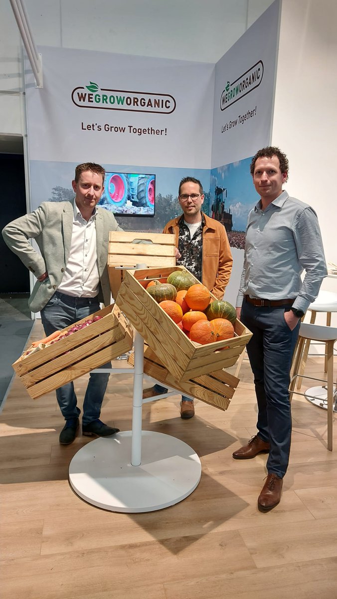 Day 2 is finished at the #fruitlogistica2022 in Berlin. Great day with the whole crew <a href="/ArendLijnema/">Arend Lijnema</a> @snippeakkerbouw and @ThijsAG  Tomorrow the last day. Make sure you dont miss us at Hall 5.2 D02 #Letsgrowtogether
