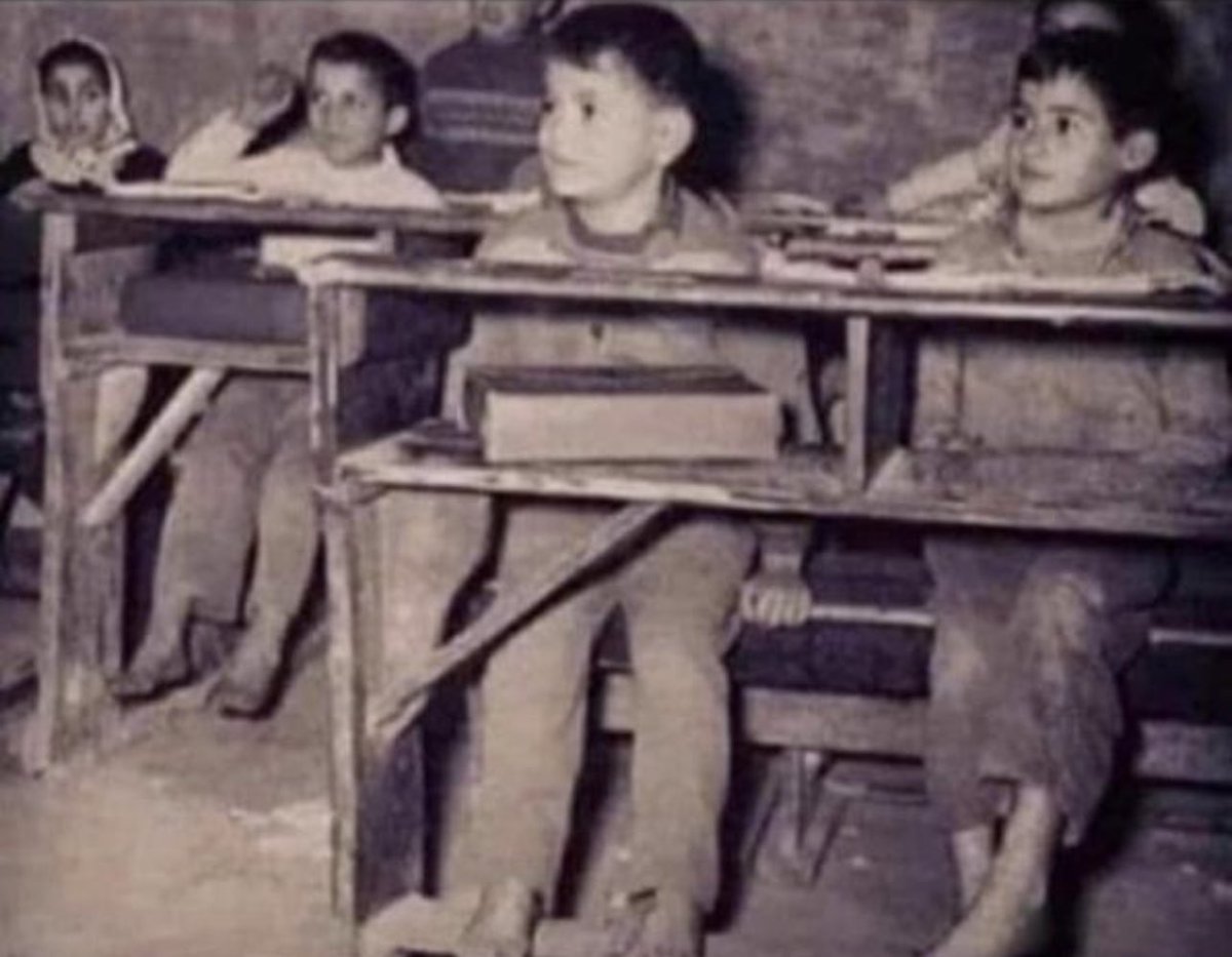 RicardoBSalinas's tweet photo. Así se crió gran parte de la generación que le dió casa, auto, ropa y educación a la generación que se queja por “falta de oportunidades" y “bulling”. https://t.co/7c2n3bpEpc