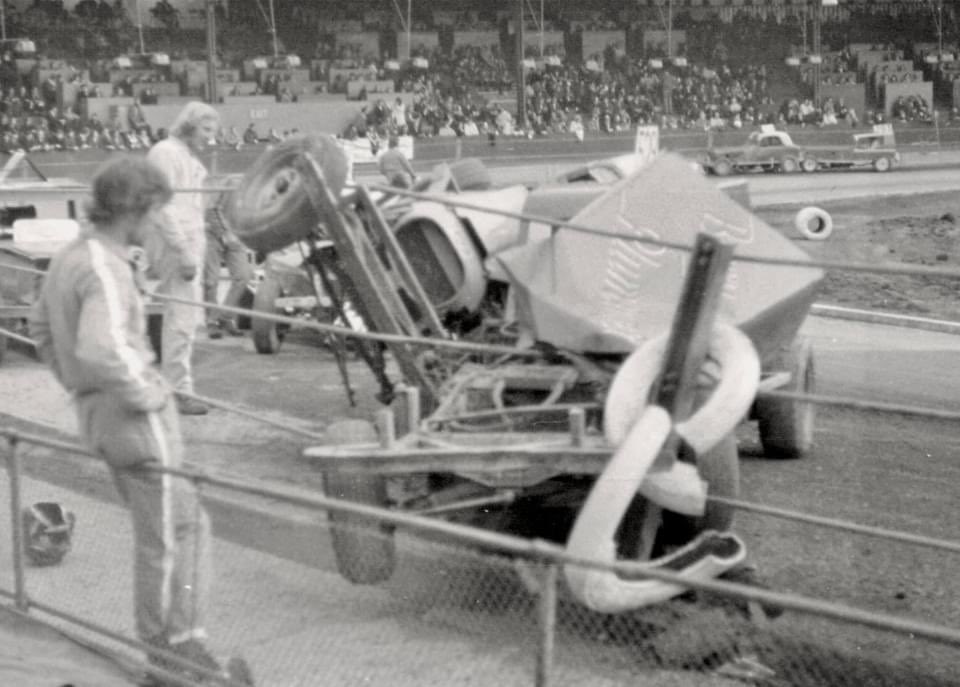 Curtesy from GBD on FB
Great pic, driver thinking “mmmmmm how much is this going to cost”