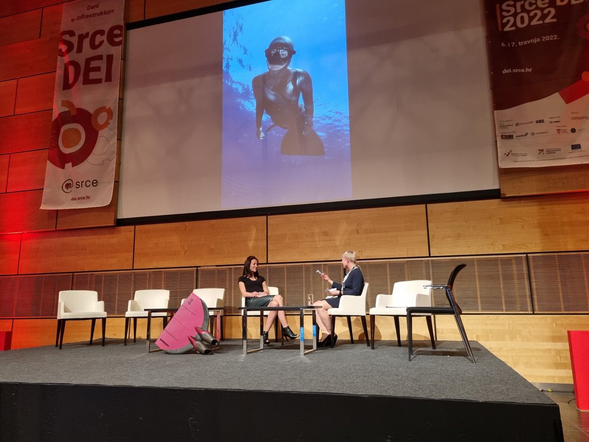 srceDEI's tweet photo. "123 metra pod ledom" s Lidijom Lijić Vulić za kraj prvog dana konferencije 😊.
#SrceDEI2022 https://t.co/shP5qXYU87
