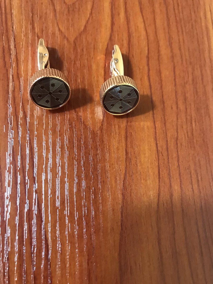 #cufflinks 
#1500 👌
