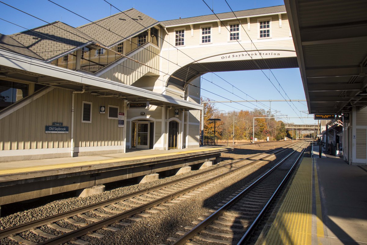 shorelineeast's tweet photo. Station Highlight: Old Saybrook 📍 

Check out local restaurants, shops, and views of the Connecticut shore when you ride CTrail Shore Line East! 🌊 

#CTrail #ShoreLineEast #OldSaybrook #Connecticut #CT #CTShore
#RailTravel https://t.co/CbXNeea71B