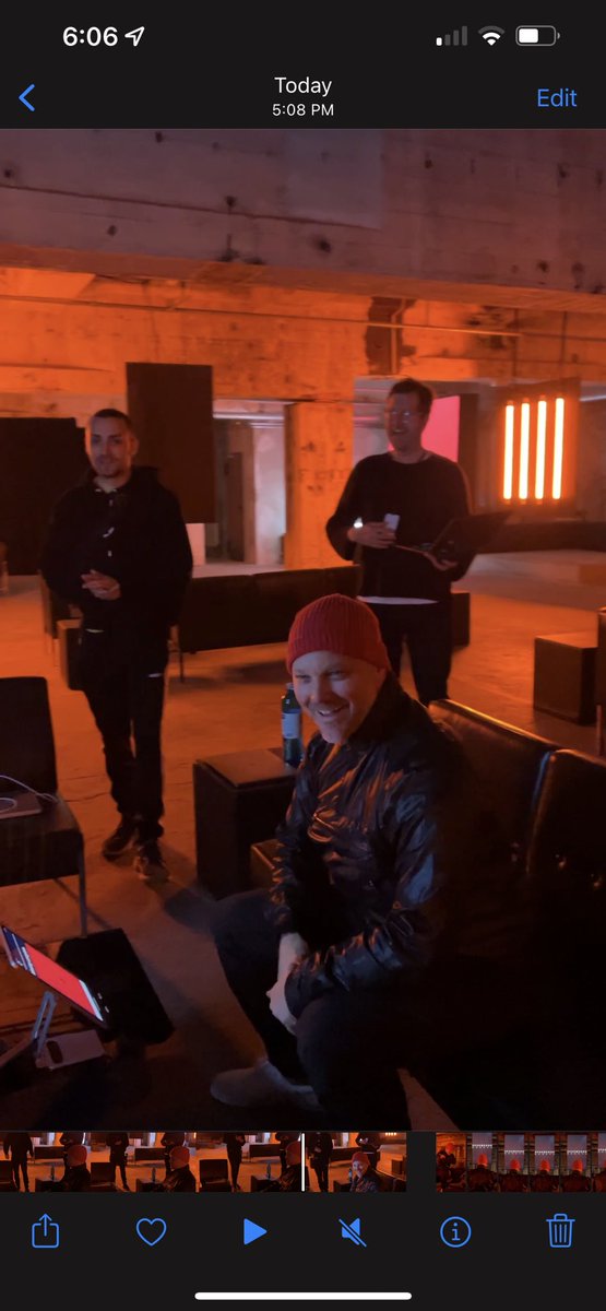 boreta's tweet image. holy shit!!! i am FLOODED with gratitude

just minted the first piece from Ephemeros live here in berlin