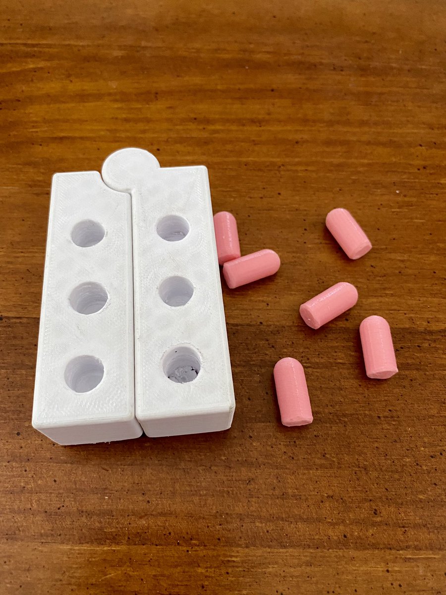 Al_Gomez_M's tweet photo. 🙌🏼my favorite #3Dprint collab to date😃 worked w/Mrs. Danielle Gonzalez &amp; Mr. William Wanier (Ts of Ss w/#VisualImpairments) to create a swing cell. This will help Ss understand the relationship b/w a #Braille cell and the keys on a #braillewriter @NISDVIOM @NISDAcadTech https://t.co/1T5j7Ll8FY
