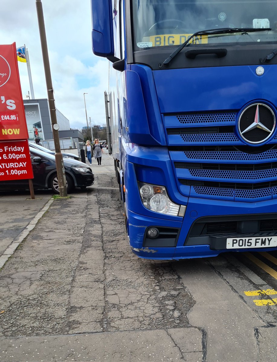 bsmithers's tweet image. Classic @YPLAC pincer movement