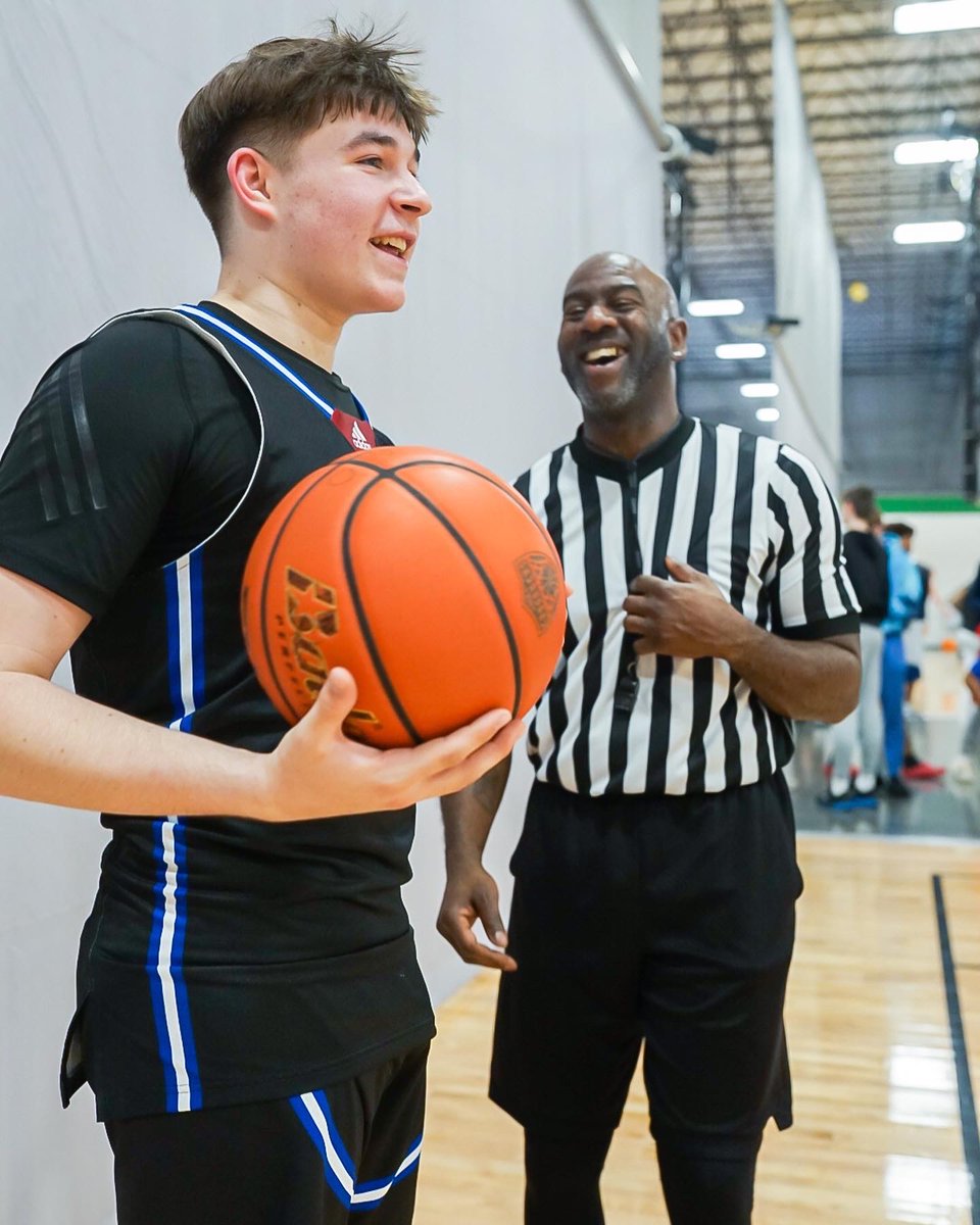 Pictures from April 1-3 in Omaha are up! #RLHoops 

📸 (<a href="/TyrisFilms/">TyrisSNZ</a>)

Grab your pics here: tyrisphotography.passgallery.com/-recruitlookho…