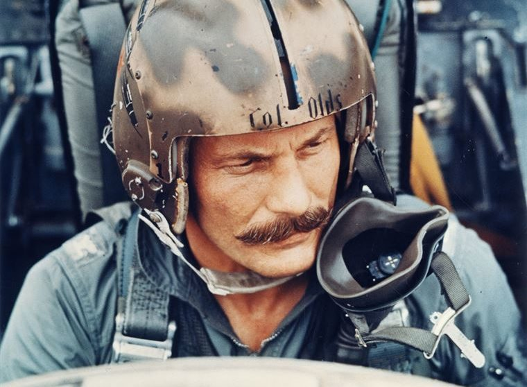 itsme_leclerc's tweet photo. read on a Swedish thread: "SOF beard is out, Cold War mustache is in" https://t.co/ZF2aoy6ssG