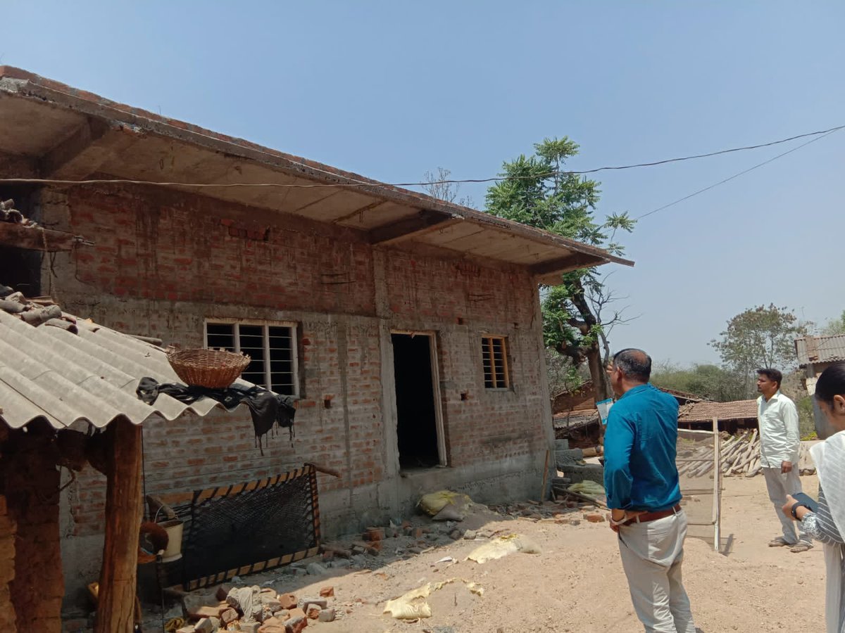 વિરપુર પંચાયતમાં પ્રધાનમંત્રી આવાસ પ્લસ યોજના લગત માનનીય તાલુકા વિકાસ અધિકારી સાહેબશ્રી સાથે આવાસ ની મુલાકાત લીધી સમયમર્યાદા માં આવાસ પૂર્ણ કરવા જરૂરી સૂચનો કર્યા .<a href="/TdoChhotaudepur/">TDO Chhotaudepur</a> <a href="/DRDACHHOTAUDEP2/">DRDA CHHOTAUDEPUR</a> <a href="/ApoPmay/">PMAY-G CHHOTAUDEPUR</a> <a href="/mopr_goi/">Ministry of Panchayati Raj, Government of India</a> <a href="/rajeshrathvaBJP/">Rajesh Rathva</a>