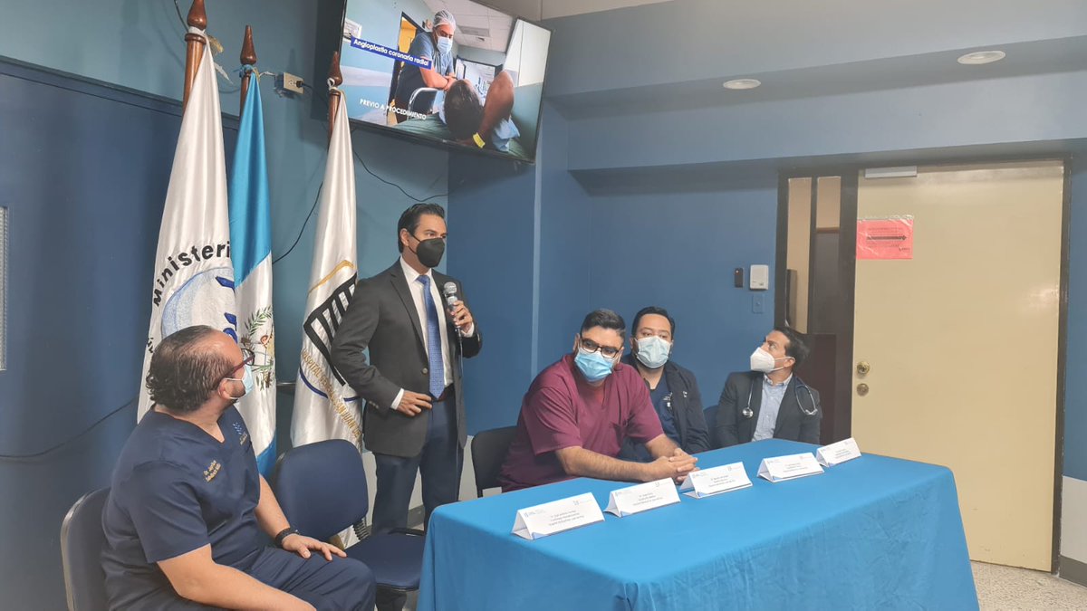 #Ahora el Dr. José Cornejo hace una intervención en la cual da detalles de la primera angioplastia coronaria radial: “El procedimiento se realizó en un paciente de sexo masculino con diagnóstico de infarto cardiaco