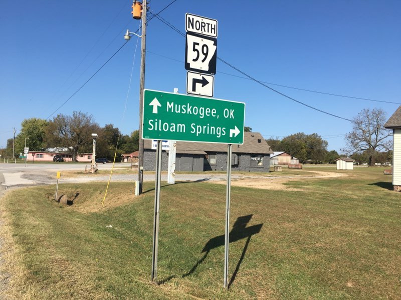 FoxSquirrel10's tweet photo. In honor of #MerleHaggardsDay #kingMerle. (Took this pic on the back of a motorcycle.) Merle Haggard was a big part of me growing up. He was one of my dad's favorite singers. RIP. https://t.co/9gt9Zzt2wC