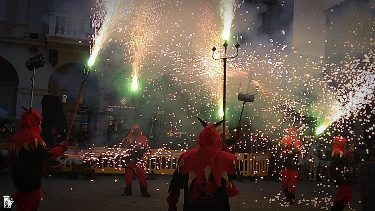 vilassarradio's tweet image. 🖊Aquest dissabte al vespre, aquelarre de foc amb els Mansuets, a la plaça Picasso. No t'ho perdis!

👉Llegeix aquesta notícia en aquest enllaç👇

bit.ly/3x9hTUo

@Mansuetsdefoc