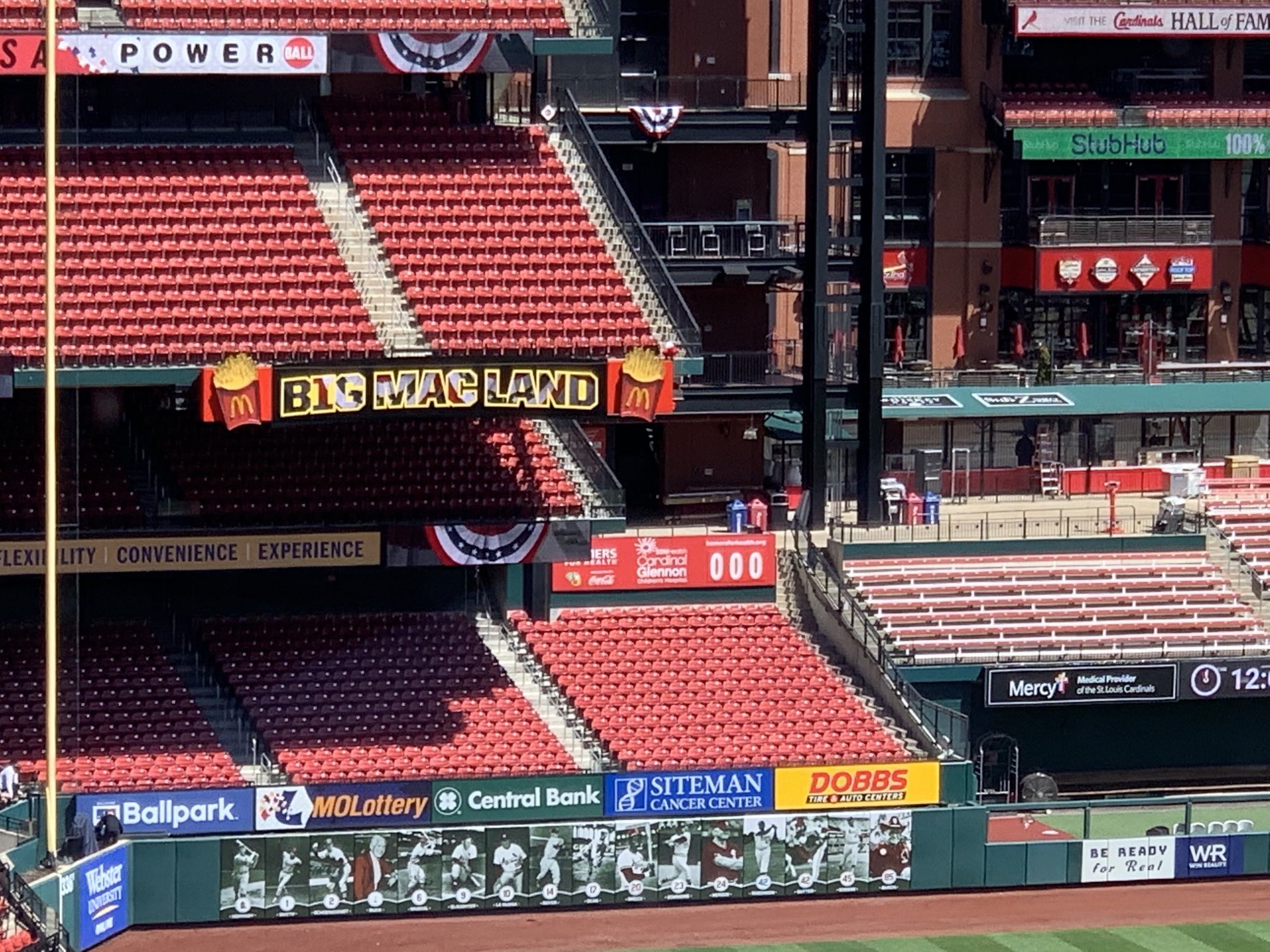 DVIDS - News - 64th Annual Recruit Cardinal Company Enlists at Busch Stadium