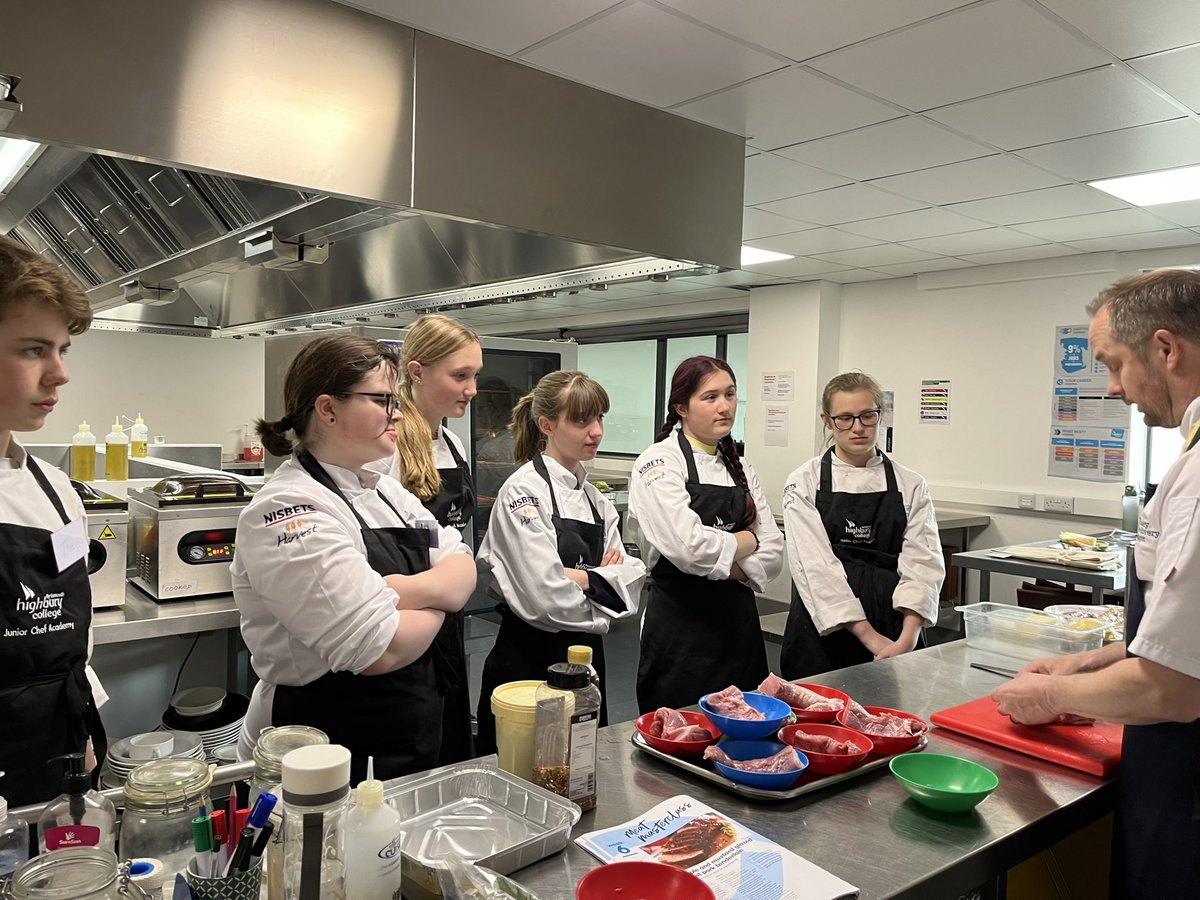 Week 6 of our JCA academy @HighburyCollege <a href="/compassgroupuk/">Compass Group UK & I</a> meat master class with the amazing <a href="/soignechef1/">Tony hickey</a> <a href="/TegerdinePaula/">Paula Tegerdine</a> making a marinated pork fillet with hassle back potatoes and fresh greens. Many thanks to <a href="/JohnSheppardltd/">John Sheppard Ltd</a> <a href="/TLHFF/">Harvest Fine Foods</a> for sponsoring the ingredients #chef