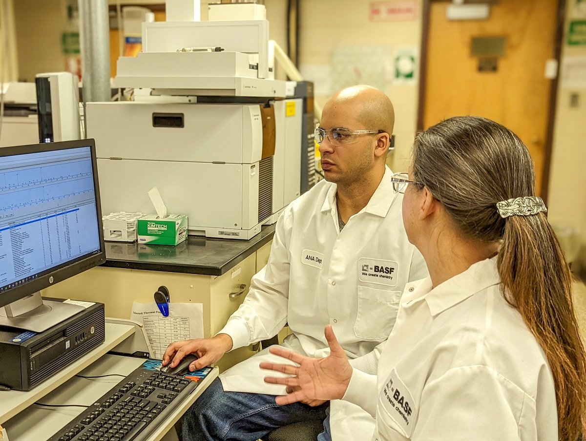 BASFCorporation's tweet photo. Dr. Jeanne Hankett, Senior Scientist at BASF, is researching solutions on microplastics in our latest #SmartScientists article https://t.co/Z8foOCLOcZ https://t.co/BvBRJazehg