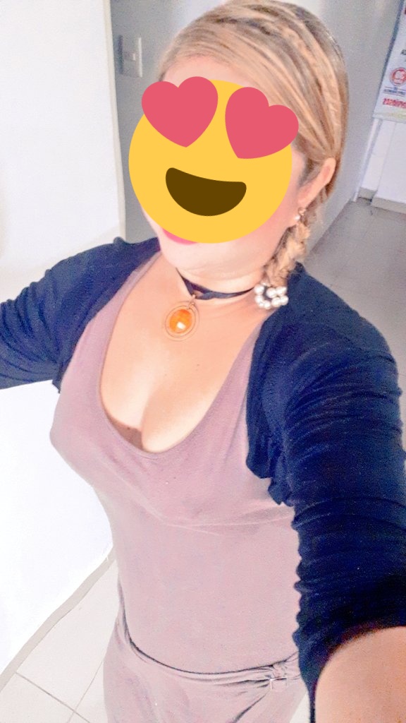 Orlydavid212's tweet photo. Hola seguidores fieles de mi tweeter 😘😘😘linda tarde de miércoles 😊 🔥💕 https://t.co/Nq4h4C6998