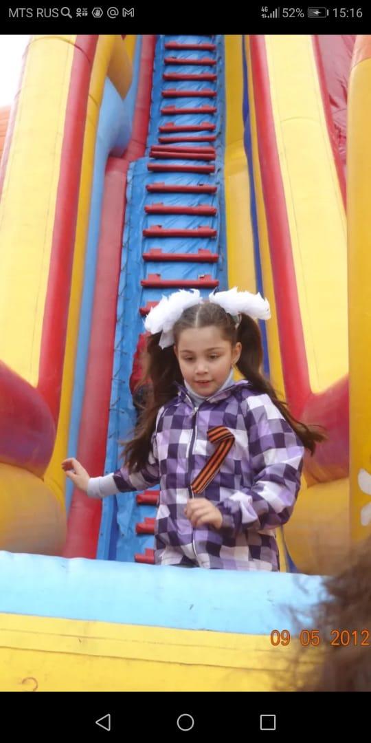 yourbaby404's tweet photo. Ебать, что нашла, я таким милым ребенком была, не то, что сейчас https://t.co/l9FZu8vGY6