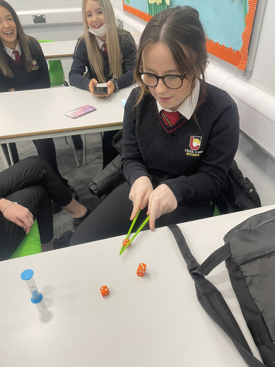 YCB_RS's tweet image. 10B enjoying some teamwork exercises for Fun Fridays last week. Thank you Miss. Wilde for the game🤪#TeamMissHarris