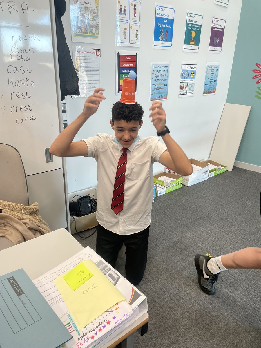 YCB_RS's tweet image. 10B enjoying some teamwork exercises for Fun Fridays last week. Thank you Miss. Wilde for the game🤪#TeamMissHarris