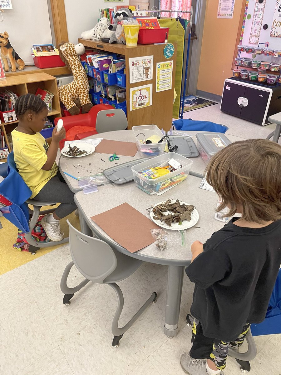 Today for enrichment, our scientists were inspired by Sue and Otto <a href="/SUHawkNest2/">SUHawkNestCam</a> and Big Red and Arthur <a href="/CornellHawks/">CornellHawks</a> to build their own bird nests! <a href="/SyracuseSchools/">Syracuse City School</a> <a href="/MrsGiannuzziSL/">Holly Giannuzzi</a> <a href="/syracuselatin/">Syracuse Latin</a>