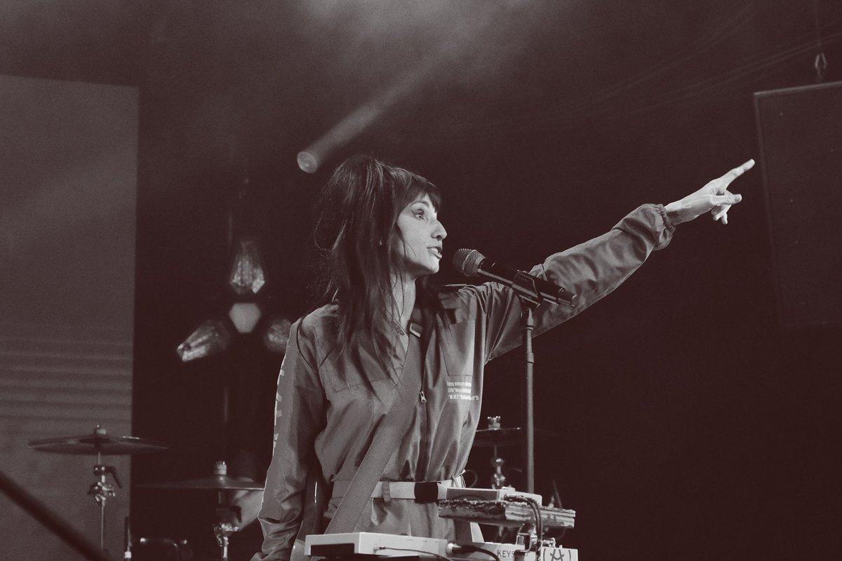 ezkenz's tweet photo. lights at showbox in seattle 4 april 22 https://t.co/jaklBe8bjB