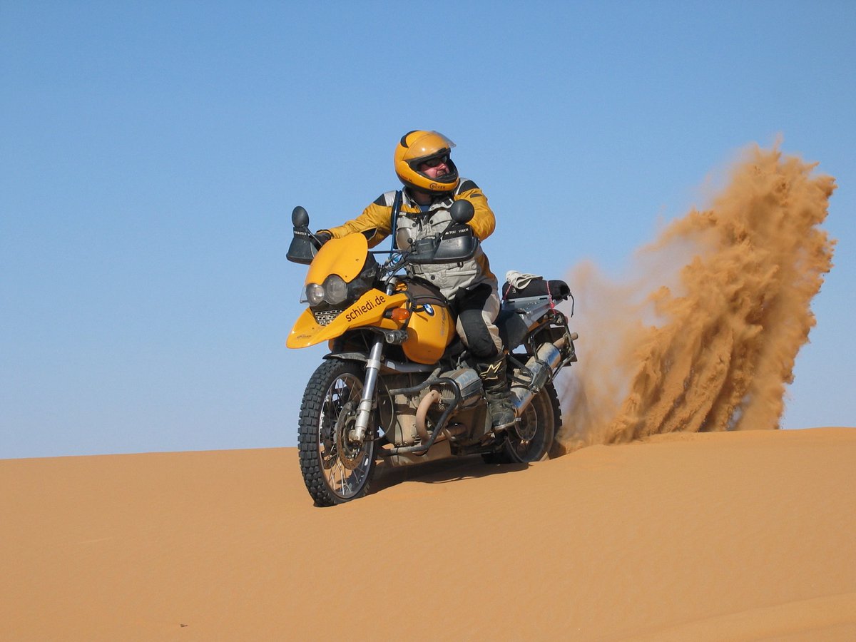schiedi's tweet photo. März 2006, Sahara Desert
Die „Goibe“ ist inzwischen 21 Jahre alt, läuft und läuft.
Mein erstes und immer noch einziges Motorrad.
Way to go!
#throwbackwednesday #goibe https://t.co/5aQecFNurF