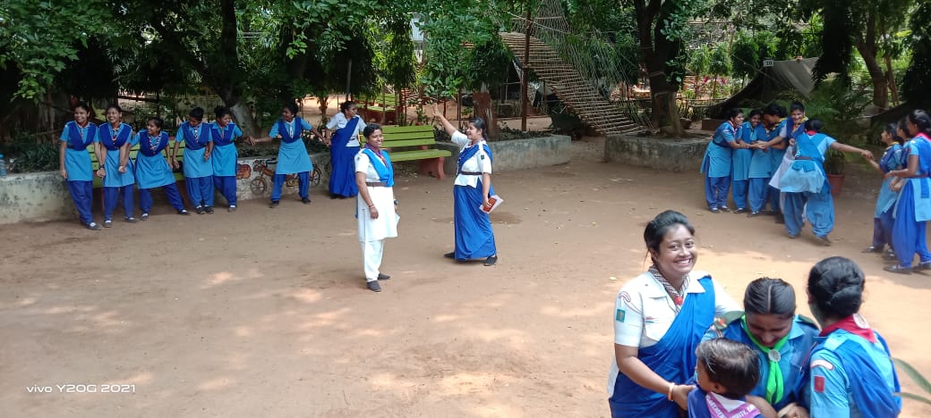 HWHV_India's tweet photo. Day: 1 - The opening day was followed by flag hoisting, peace maker-peace breaker activity, "Jagrik Session" Pair Mingle Intro, Cultural performances, and Event Orientation. https://t.co/TgnEObT43B