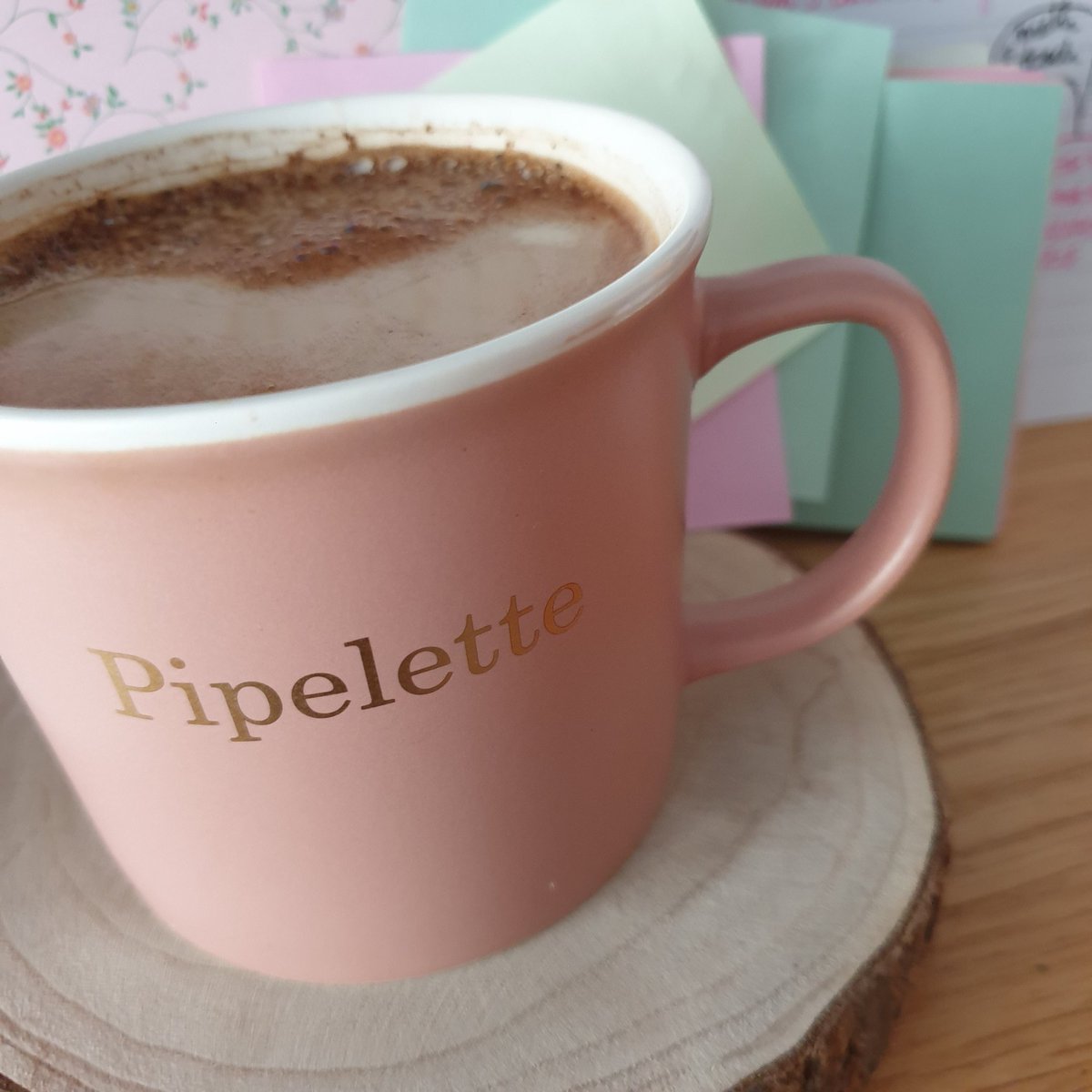 AnikaDeMadrid's tweet photo. @strategywoman Loving the candle! ❤🤗
(candle lover, over here) - can't read what it says... it's in ukrainian right?🤔
Today morning I got too late for our #warcoffee sesh and felt bad that I missed it... but now I see we're having another one! ☕ Awesome!🤗😊
#SecondCuppa #CoffeeLovers 🤎 https://t.co/nHTQWcrpZj