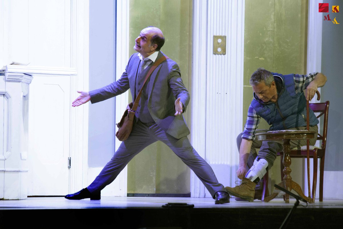 TeatroManzoni's tweet photo. "Se il testo è potente, il cast è strepitoso e con personaggi ben scritti. "Se devi dire una bugia dilla grossa" è un commedia leggera ma di valore e di qualità, regala risate e spensieratezza." 

Vi aspettiamo fino al 10 aprile!
Info: https://t.co/ci07QjFJCb
#IoVadoAlManzoni https://t.co/2myBm0Wd2k
