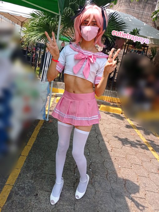 2 pic. Ari Astolfo :3 ? at the AnimeCon

? Do i look cute, Master? ? https://t.co/tkFqA9yLXe