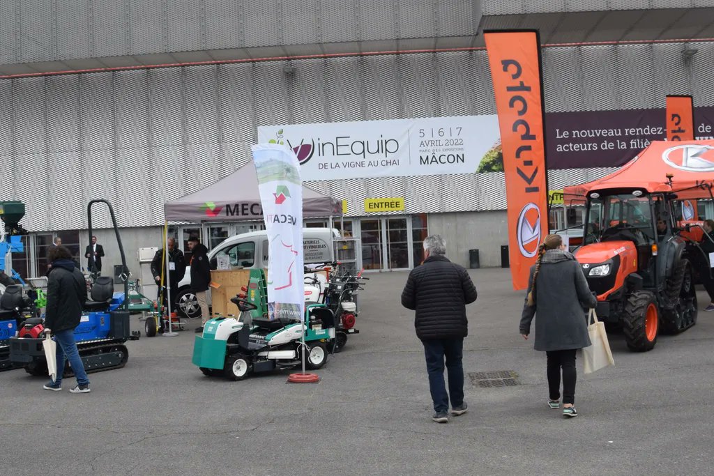 mon-viti (@mon_viti) on Twitter photo 🗓️ En ce moment se tient le <a href="/SalonVinequip/">Salon VinEquip</a> #VinEquip22 à #Macon.
Nous y sommes passés ! Et vous❓
La suite sera à lire dans le magazine Viti prochainement. 🗓️ En ce moment se tient le <a href="/SalonVinequip/">Salon VinEquip</a> #VinEquip22 à #Macon.
Nous y sommes passés ! Et vous❓
La suite sera à lire dans le magazine Viti prochainement.