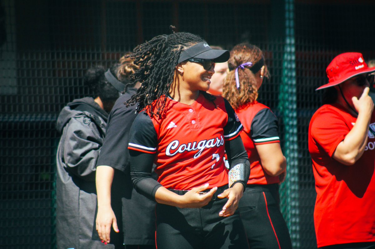 SIUESB's tweet photo. Smilin’ because it’s #NationalStudentAthleteDay 😁

Today we recognize the outstanding accomplishments of our #SIUESoftball student-athletes ❤️

#LetsGoCougs 🐾 https://t.co/XItS52e6G9