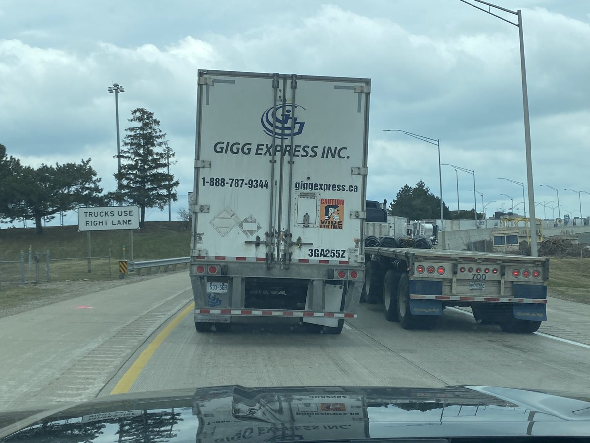 SlimSzcz's tweet photo. @MDOT_BWB I cross twice a month and almost every time there are trucks blocking the left lane leading to the toll. Why is this sign never enforced? Maybe more signs leading up to this point would help any trucks confused about which lane to use, like on W402. https://t.co/AP4Z7FtG7O