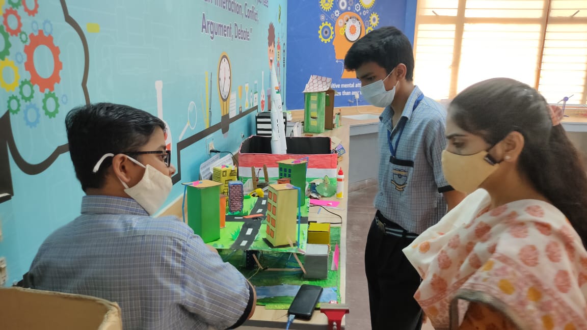 stemrobo's tweet photo. @stemrobo Engineers conducting Innovation Sessions at more than 100+ schools  on a Daily basis across India and taking Innovation to masses. #bharatinnovates  #stemroboDailyInnovationDiary #nep2020 #girlsinstem 
@NITIAayog 
@DrChintan_V  
@RajivKumar1 
@AIMtoInnovate 
@PMOIndia https://t.co/XCtTPZlodC