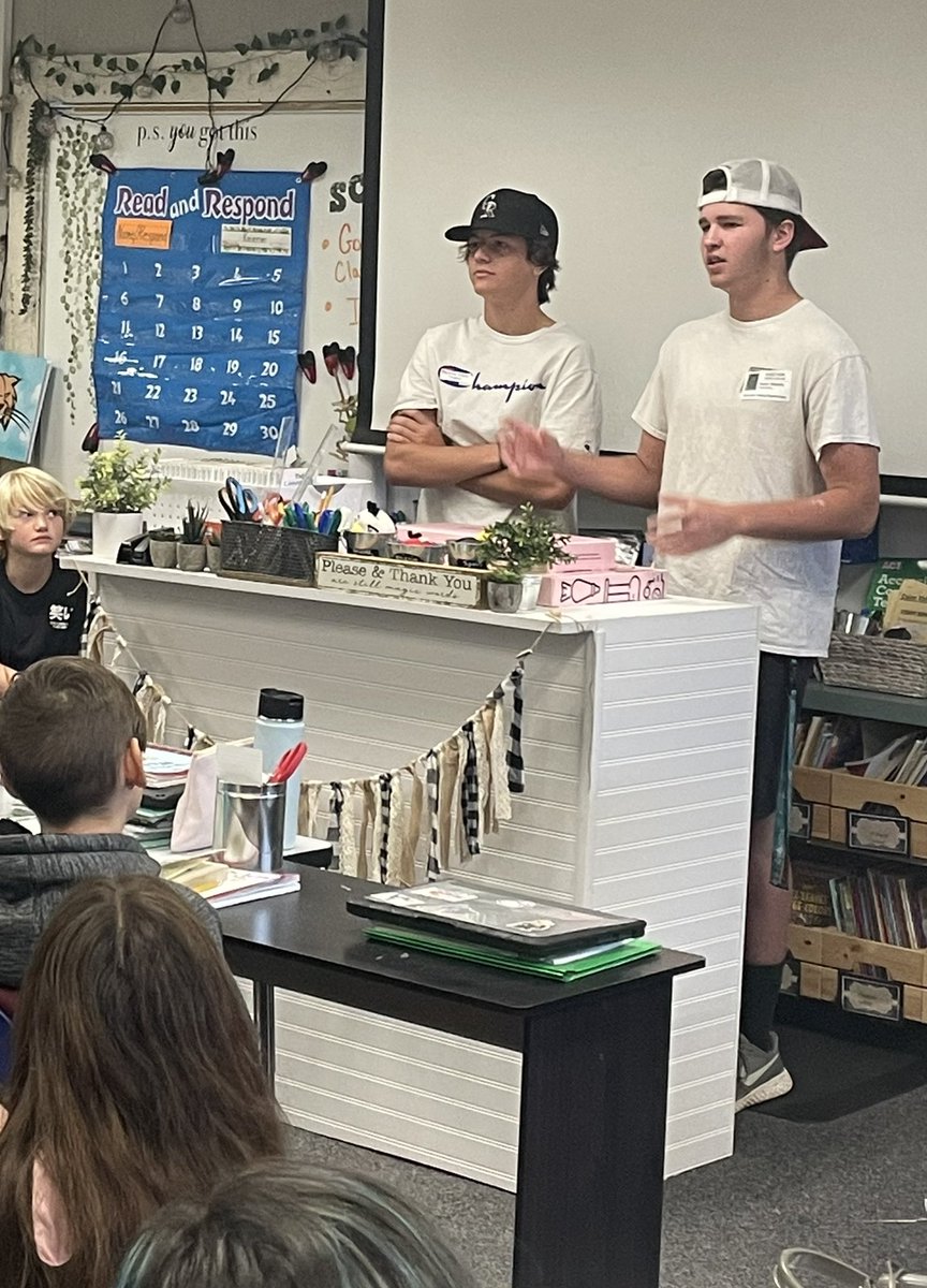 Mrs. Knierim tweet media