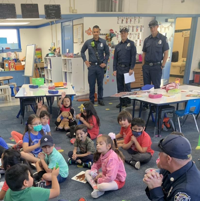 letsgoconejo's tweet photo. Today our local firefighters from @VCFD stoped by Conejo Elementary and our Kinder students had the opportunity to teach them about the importance of whole body listening. Thank you for keeping our school and community safe. #letsgoconejo #oclm #cvusdforward https://t.co/8ASAMEf8NT