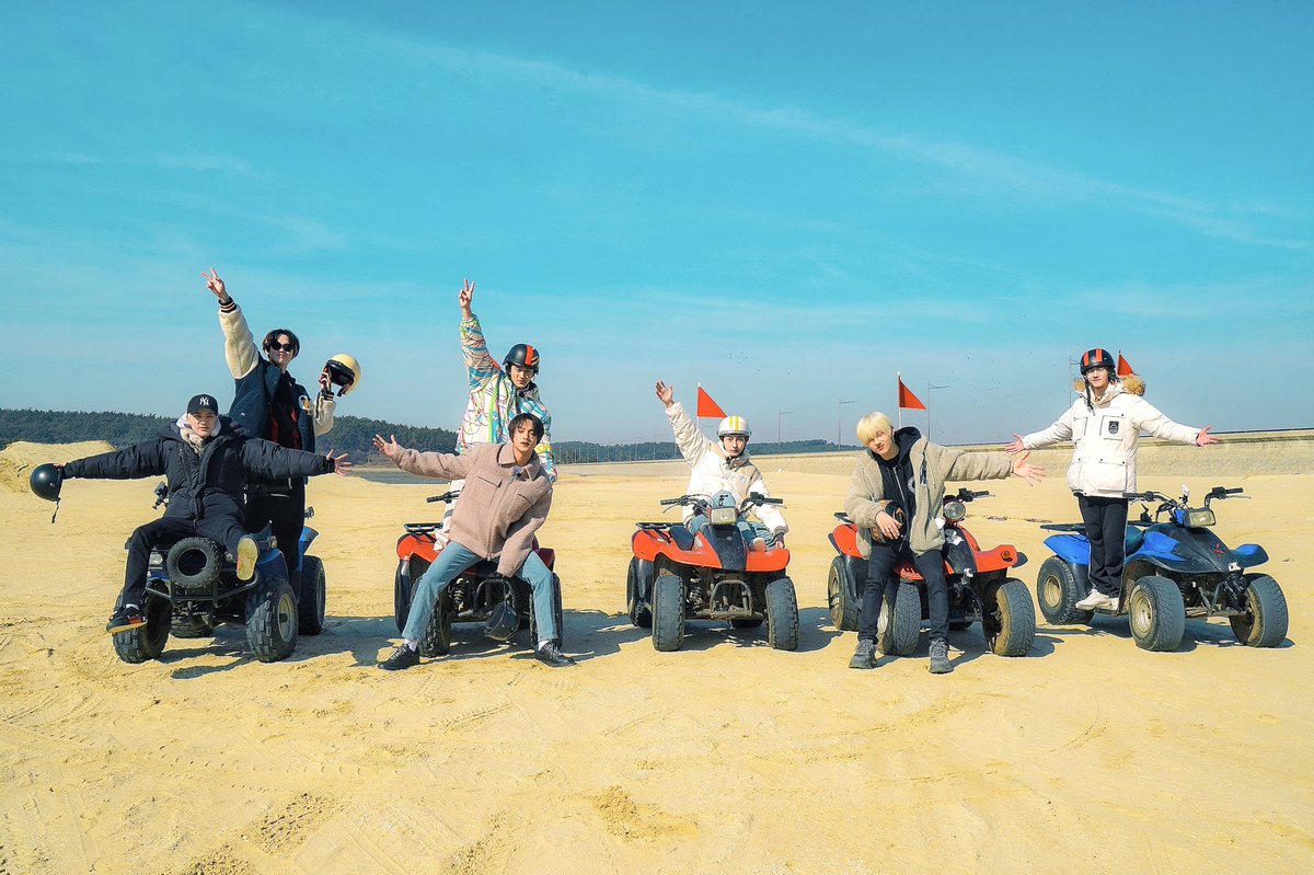 enhypenvjay's tweet photo. We had a good time, despite the fact that it was freezing outside. We will miss that day because every gathering is full of warmth. https://t.co/oiZbHBNth5