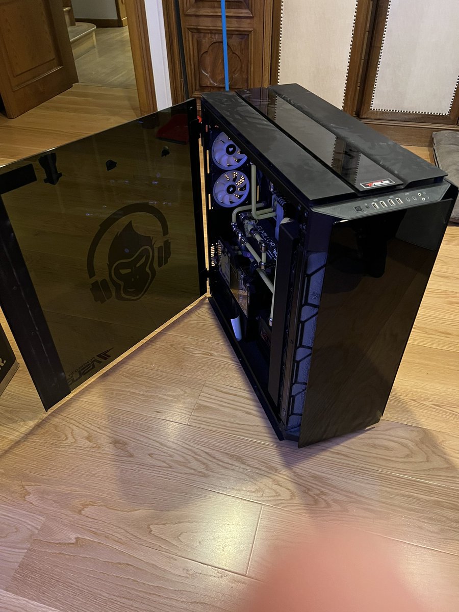 Spooky ElmilloR 🎃 tweet media