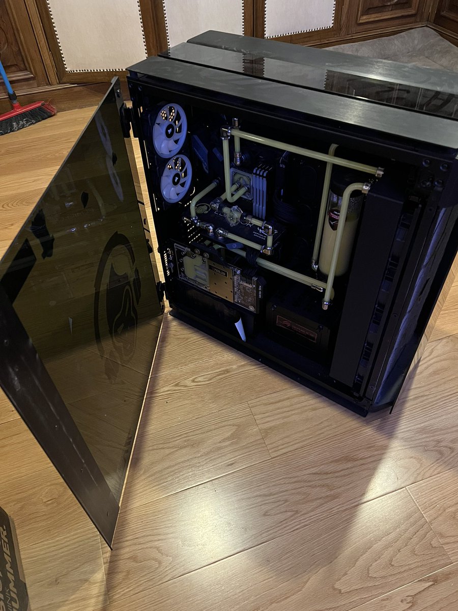 Spooky ElmilloR 🎃 tweet media