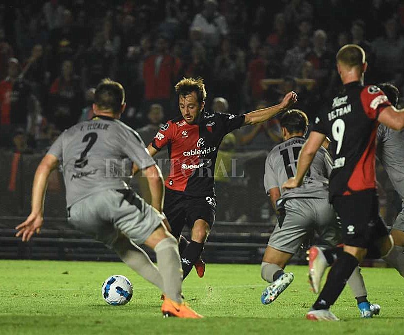 ArchivoSabalero's tweet photo. Christian Bernardi, se convirtió en el jugador sabalero con más partidos internacionales
1-#Bernardi 17
2-#Aquino 16
3-#Fuertes 16
4-#Burian 15
5-#CastagnoSuarez 15
6-#Estigarribia 15
7-#Unali 15 https://t.co/0HXwjMhIrD