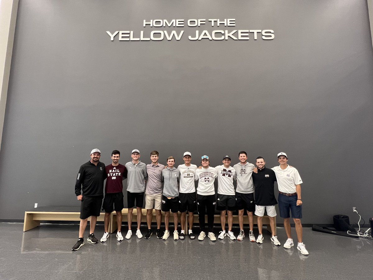 𝘐𝘵 𝘫𝘶𝘴𝘵 𝘮𝘦𝘢𝘯𝘴 𝘮𝘰𝘳𝘦!

Huge shoutout to <a href="/h_davis21/">Harrison Davis</a> for leading us in this community service project! We were so happy to help our local Partnership Middle School in carpool and bus drop off this morning! 

#HailState🐶